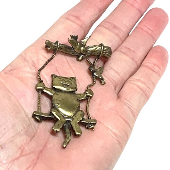 Vintage JJ Happy Cat On Swing Brooch With Birds In Silver Tone Metal 2.5" - Picture 5 of 5